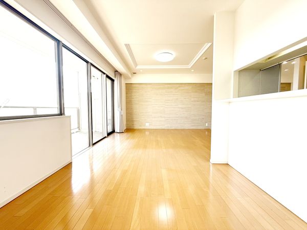 グランドメゾン東戸塚 2番館 リビング グランドメゾン東戸塚 2番館 リビング