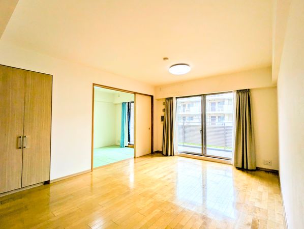 エルフィーノ横浜・市沢の丘 リビング エルフィーノ横浜・市沢の丘 リビング