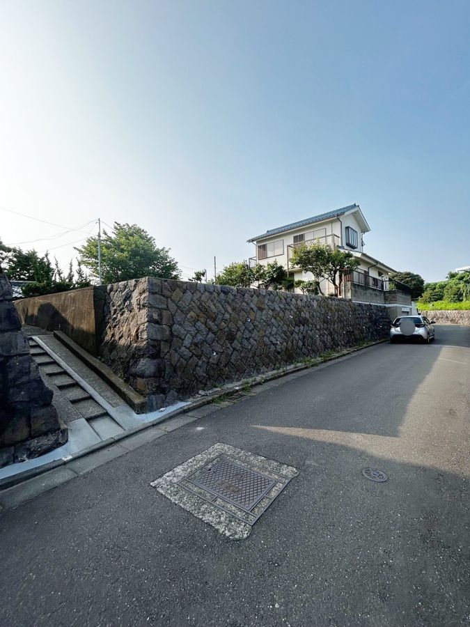 前面道路含む外観