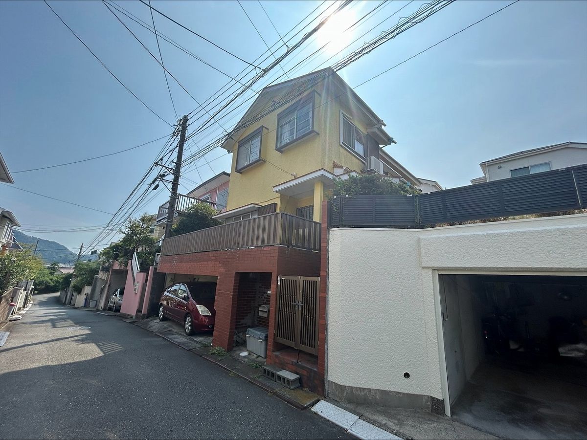 前面道路含む外観