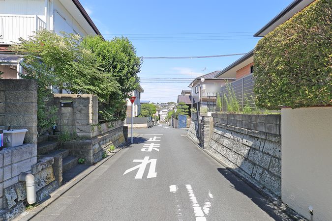 前面道路含む外観