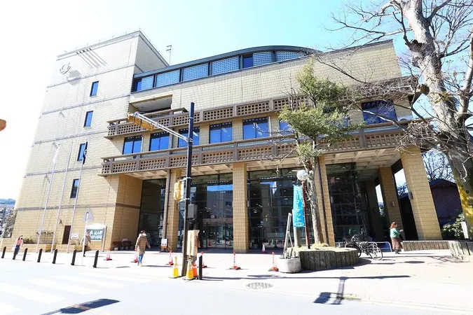 営業時間は平日8:30～17:00