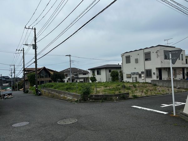 七里ガ浜東2丁目 土地 前面道路含む外観 七里ガ浜東2丁目 土地 前面道路含む外観