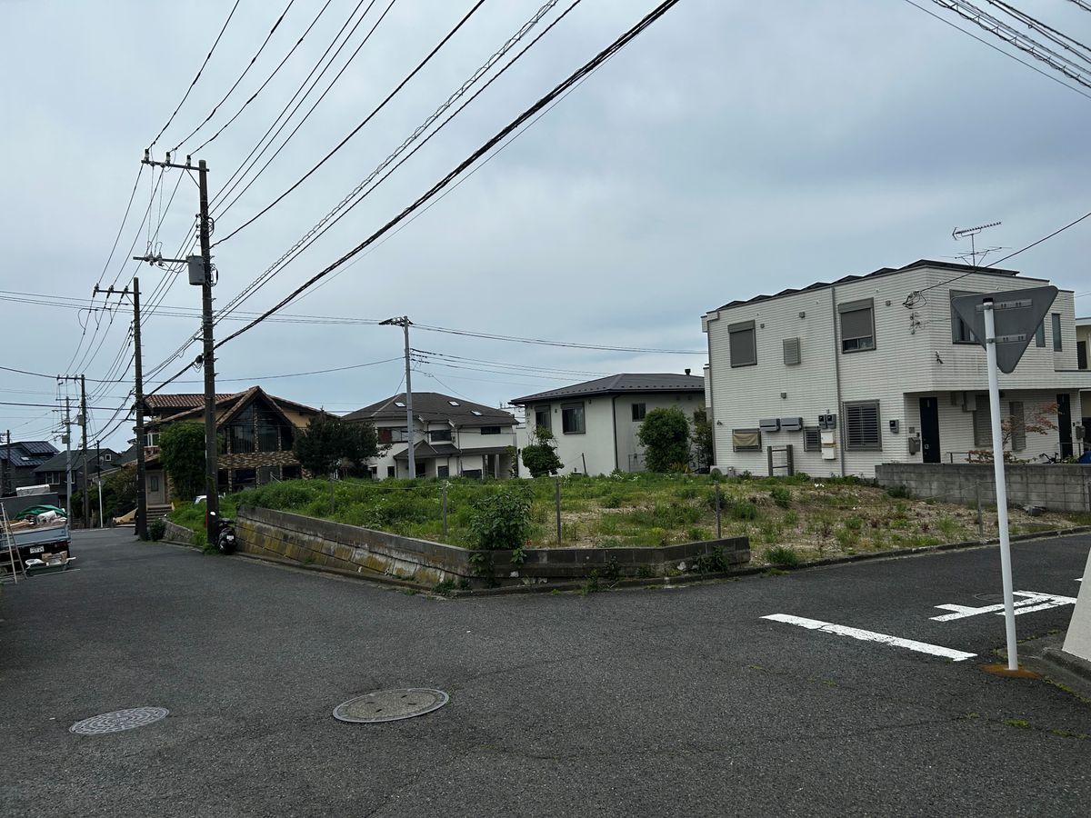 前面道路含む外観