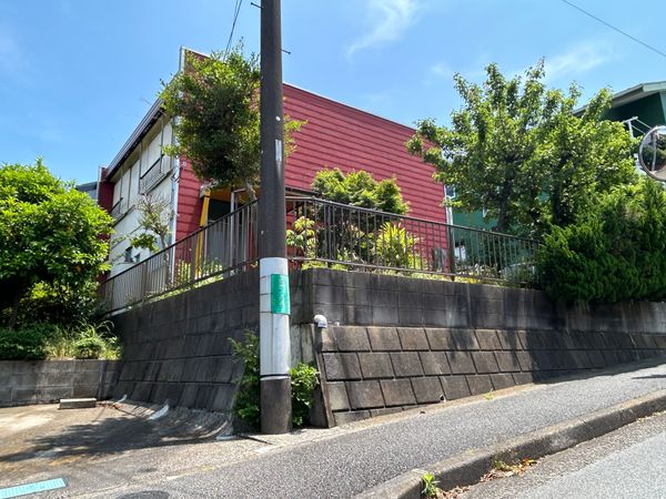 前面道路含む外観