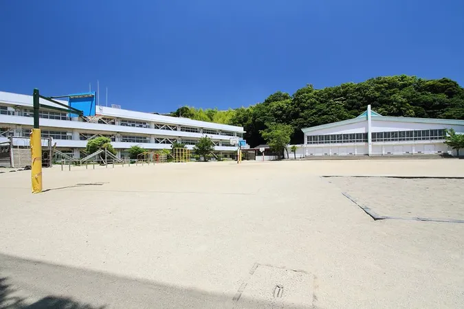 徒歩8分
