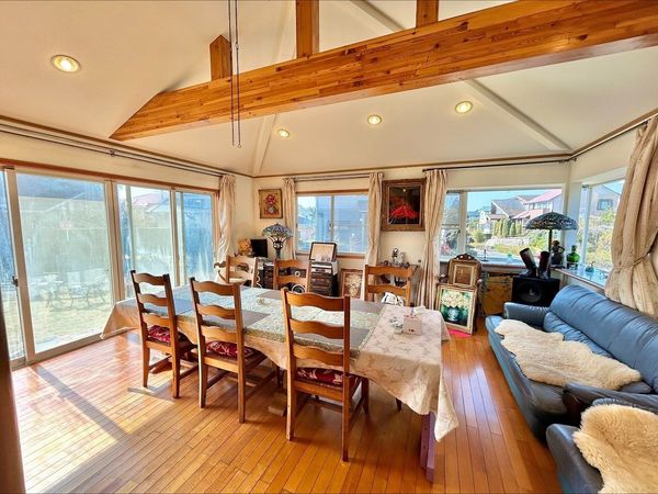 横須賀市湘南国際村1丁目 リビング