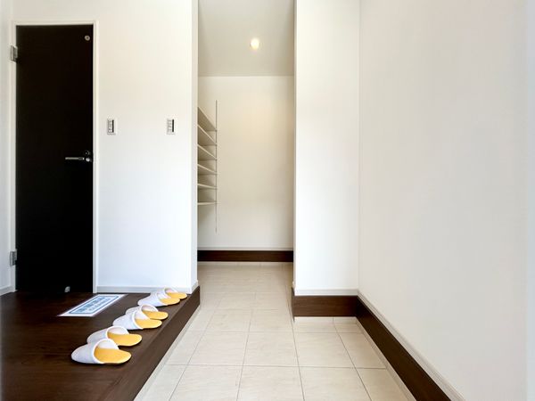 三浦郡葉山町長柄(新築戸建)5号棟 玄関 三浦郡葉山町長柄(新築戸建)5号棟 玄関