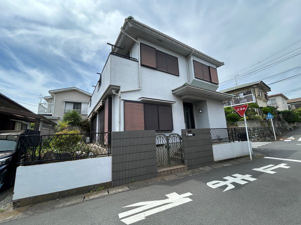 茅ヶ崎市菱沼1丁目 前面道路含む外観