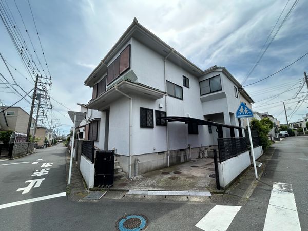 茅ヶ崎市菱沼1丁目 前面道路含む外観