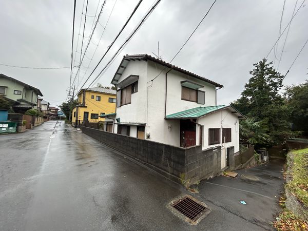 茅ヶ崎市芹沢 前面道路含む外観 前面道路含む外観