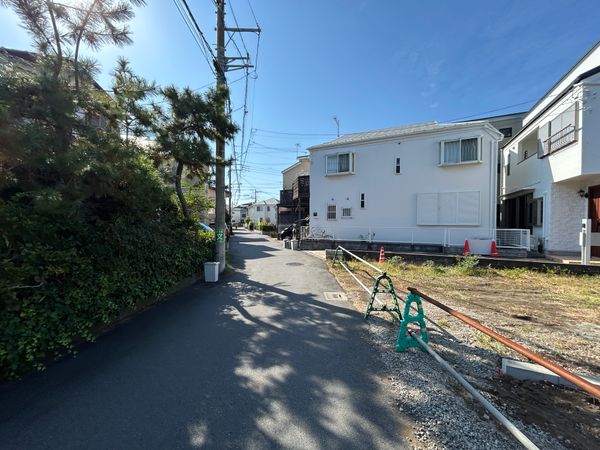 茅ヶ崎市美住町 2区画 前面道路含む外観 前面道路含む外観