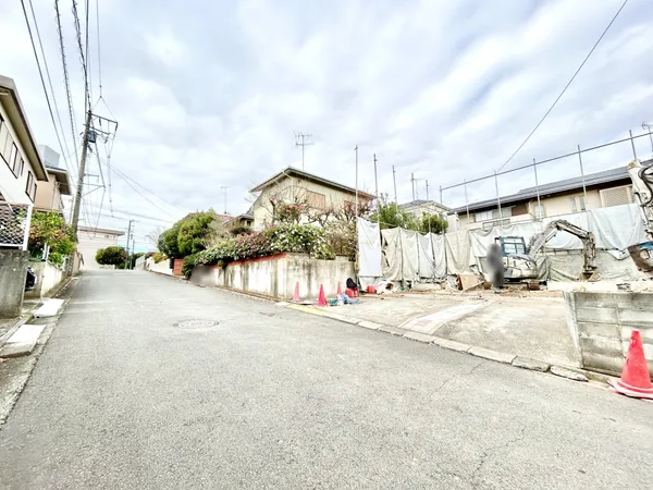 【土地写真】南側前面道路につき陽当たり良好です♪