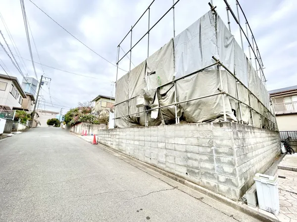 【土地写真】南側前面道路につき陽当たり良好です♪