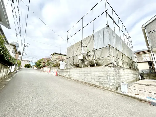 【土地写真】前面道路は幅員約６．０Mあり、お車の駐車もスムーズに行えます。