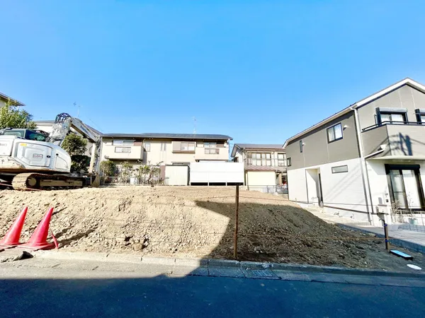 【土地写真】南側前面道路につき陽当たり良好です♪