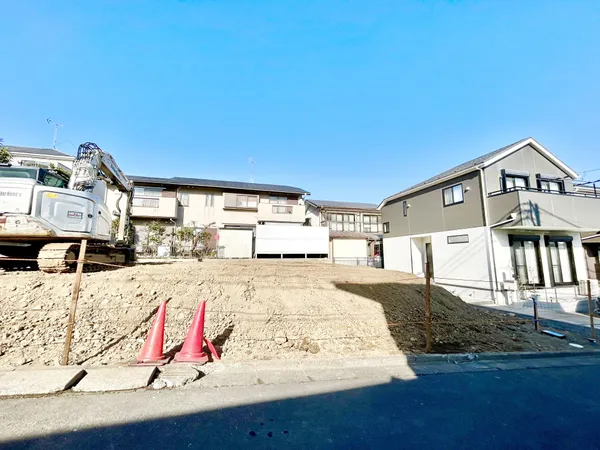 【土地写真】前面道路は幅員約６．０Mあり、お車の駐車もスムーズに行えます。