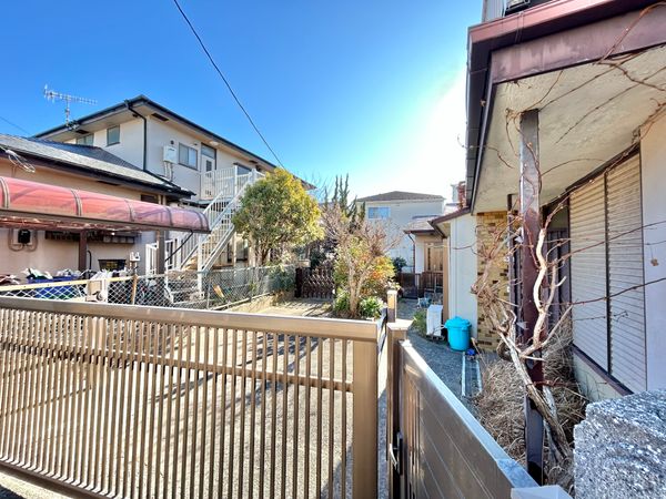 藤沢市辻堂6丁目 前面道路含む外観 藤沢市辻堂6丁目 前面道路含む外観