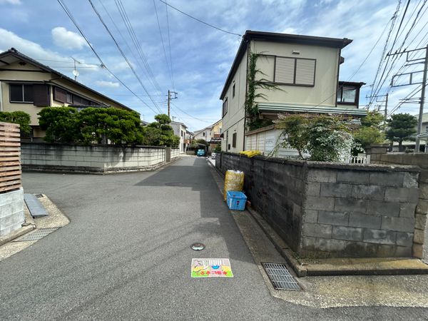 茅ヶ崎市浜竹3丁目 前面道路含む外観
