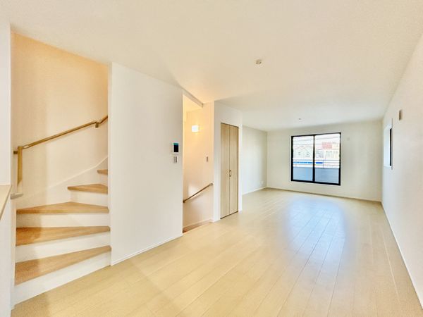 藤沢市辻堂東海岸1丁目 新築戸建 リビング