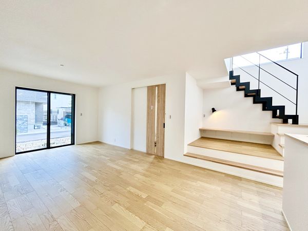 藤沢市辻堂元町5丁目 新築戸建 2号棟 リビング 藤沢市辻堂元町5丁目 新築戸建 2号棟 リビング