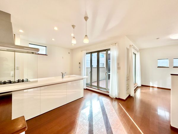 茅ヶ崎市菱沼1丁目 中古戸建 リビング