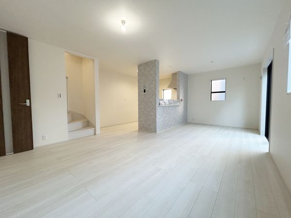 藤沢市辻堂東海岸2丁目 2号棟 リビング