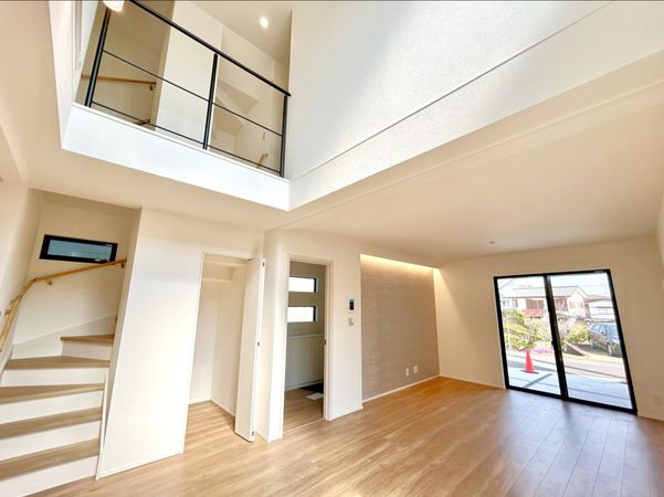 藤沢市城南5丁目 新築戸建12号棟 リビング