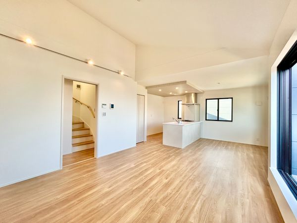 藤沢市城南5丁目 新築戸建6号棟 リビング