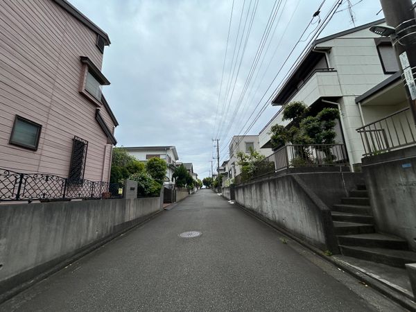 藤沢市大庭 前面道路含む外観 藤沢市大庭 前面道路含む外観