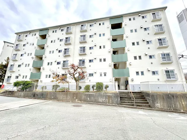 東海道本線「辻堂」駅 バス17分 西高校前 停歩8分