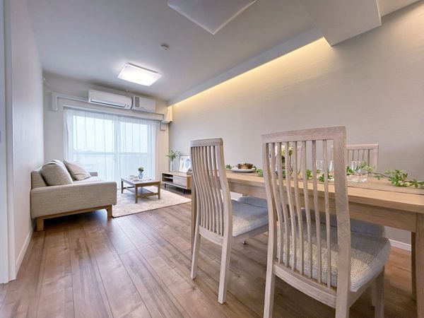 エンゼルハイム藤沢羽鳥 リビング エンゼルハイム藤沢羽鳥 リビング