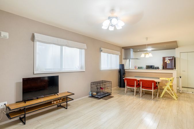 藤沢市亀井野3丁目 戸建 リビング