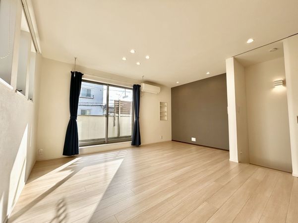 藤沢市湘南台5丁目 戸建 リビング