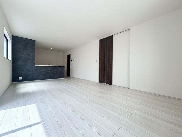 藤沢市遠藤 新築戸建 リビング