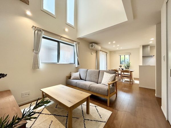 藤沢市石川1丁目 戸建 リビング