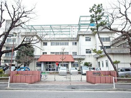 横浜市立万騎が原中学校（約1110ｍ）