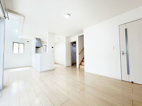 藤沢市遠藤 戸建 リビング