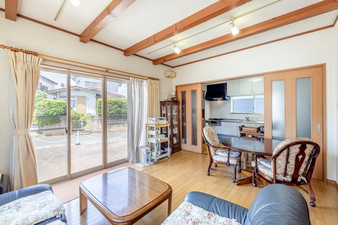 綾瀬市上土棚南2丁目 戸建 リビング 綾瀬市上土棚南2丁目 戸建 リビング