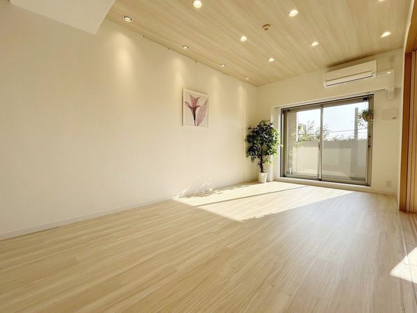 エスタテラ湘南台 マウンテンコート リビング エスタテラ湘南台 マウンテンコート リビング