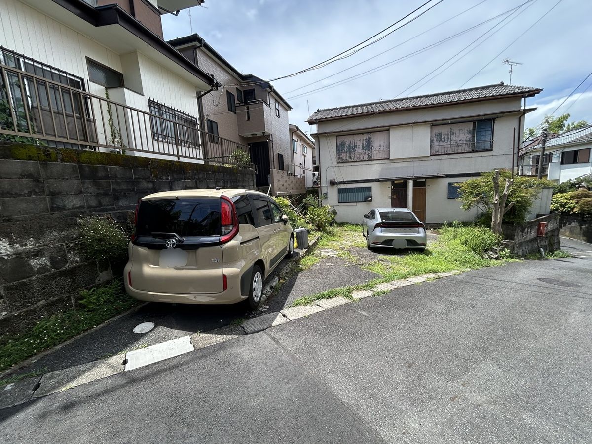 前面道路含む外観