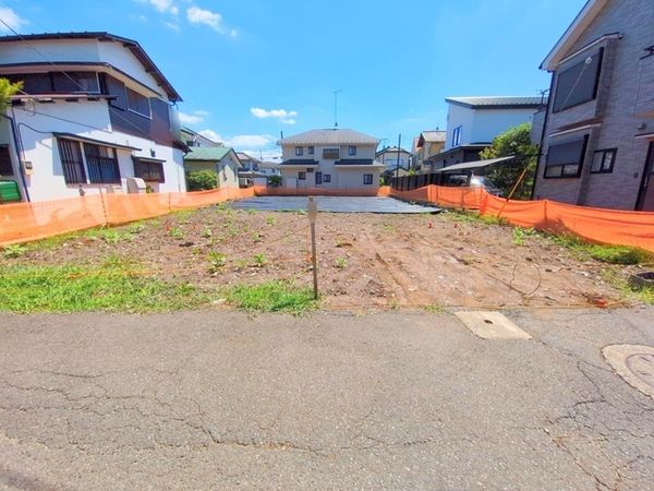 前面道路含む外観