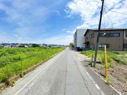 前面道路含む外観