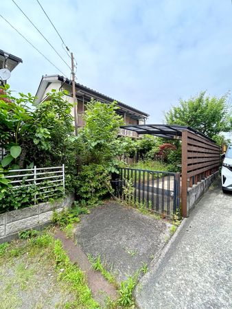前面道路含む外観