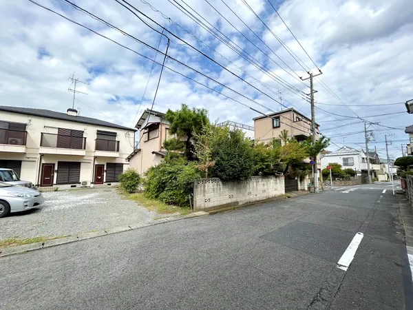 前面道路約６ｍに接道しており解放感ございます
