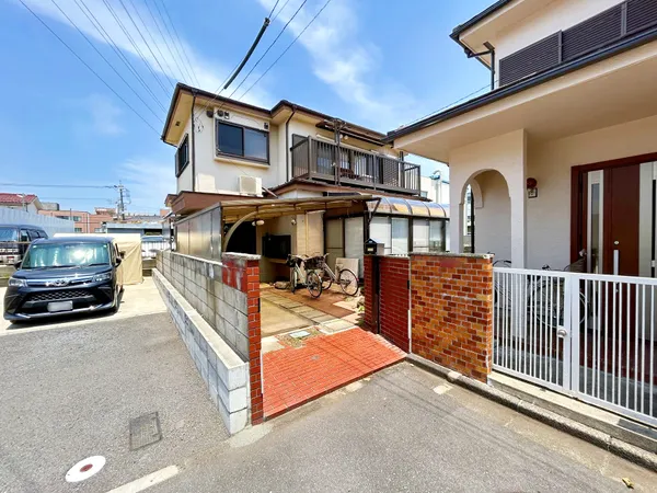 周辺は閑静な住宅街です