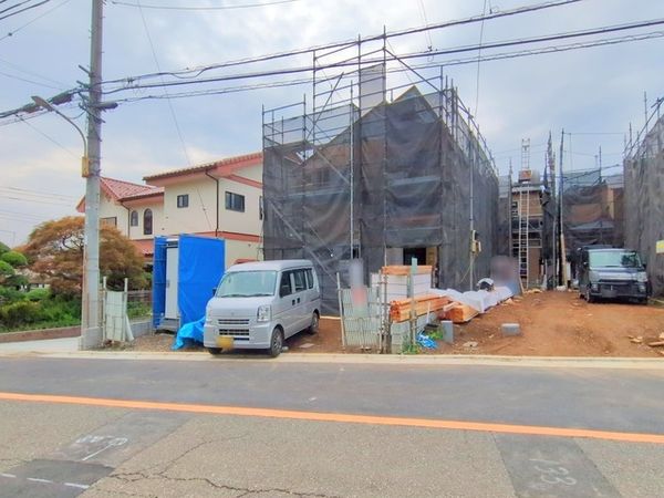 前面道路含む外観