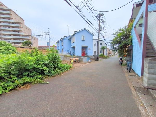 八王子市子安町1丁目 新築戸建1号棟 前面道路含む外観