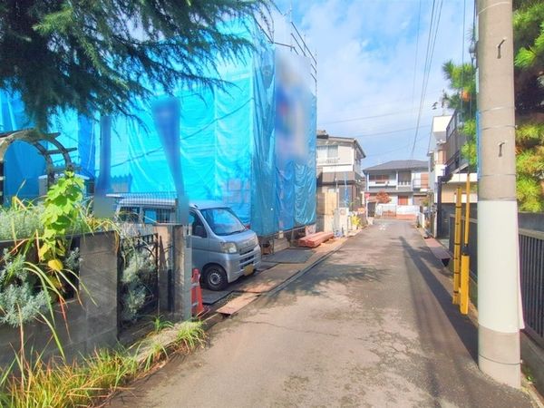 八王子市散田町2丁目 新築戸建 A号棟 前面道路含む外観