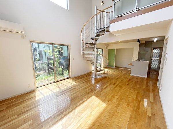 八王子市元八王子2丁目 戸建 リビング